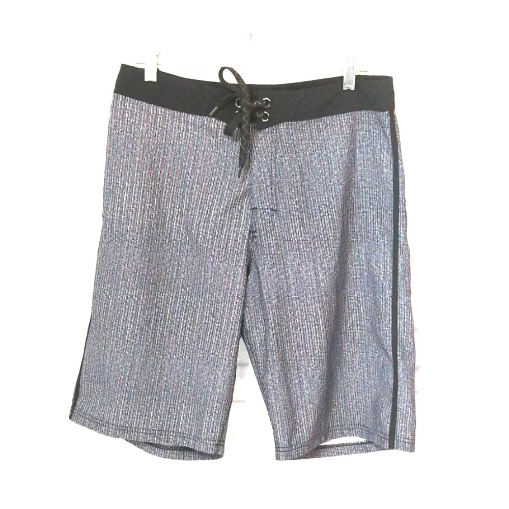 The realm board shorts size 32/s